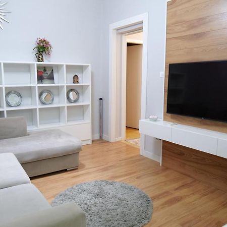 City Center Apartment Niko 04 تيرانا المظهر الخارجي الصورة
